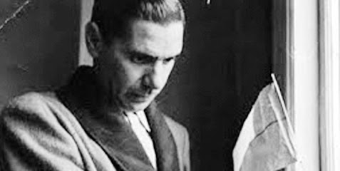 RAÚL GONZÁLEZ TUÑON: ENTRE VERSOS Y FUSILES