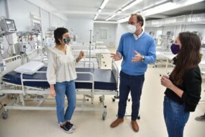 MAYRA-MENDOZA-RECORRIÓ-EL-HOSPITAL-MODULAR-DE-LA-UPA-17-PARA-SUPERVISAR-LAS-OBRAS-Y-EL-NUEVO-EQUIPAMIENTO-entrenossocialinfo