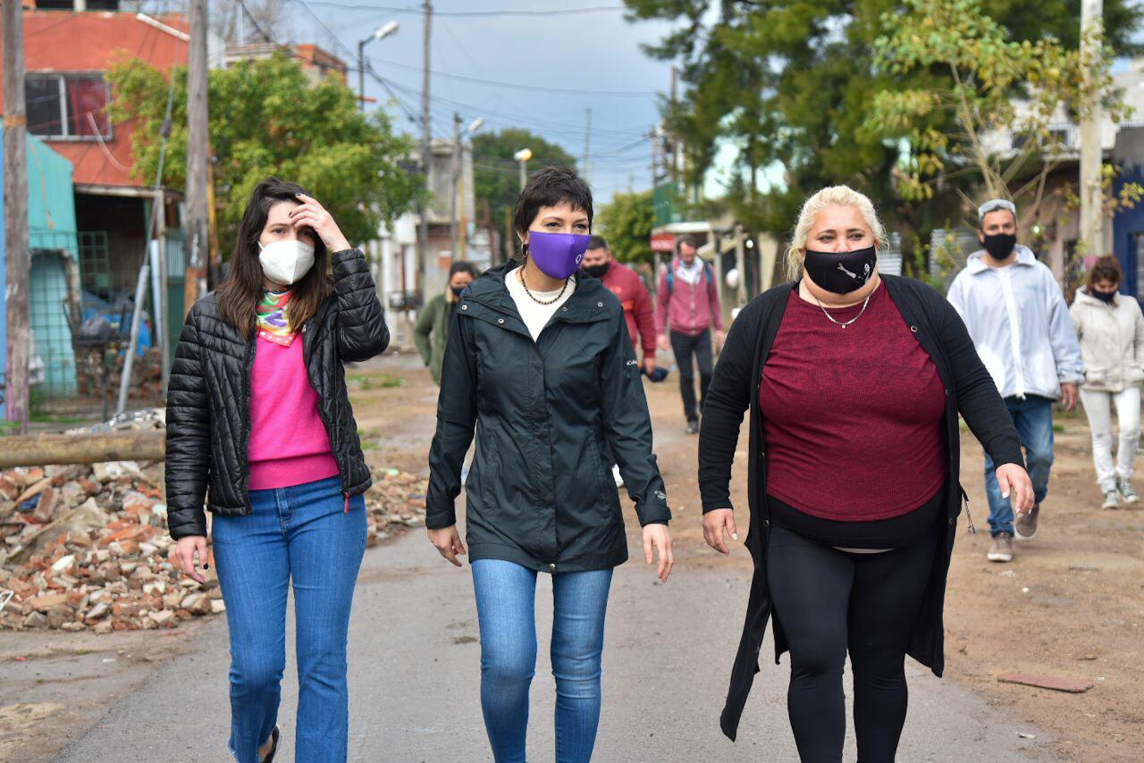 MAYRA REALIZÓ UNA AMPLIA RECORRIDA POR EL BARRIO ITATI
