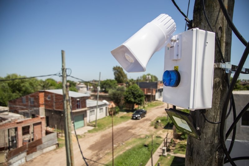 COMENZÓ LA INSTALACIÓN DE ALARMAS VECINALES EN QUILMES OESTE. ¿CÓMO ACCEDER PARA USARLA?
