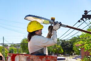 COMENZO-LA-INSTALACION-DE-LUCES-LED-CON-EL-OBJETIVO-DE-TRIPILICAR-LA-CANTIDAD-ACTUAL-EN-2021-3