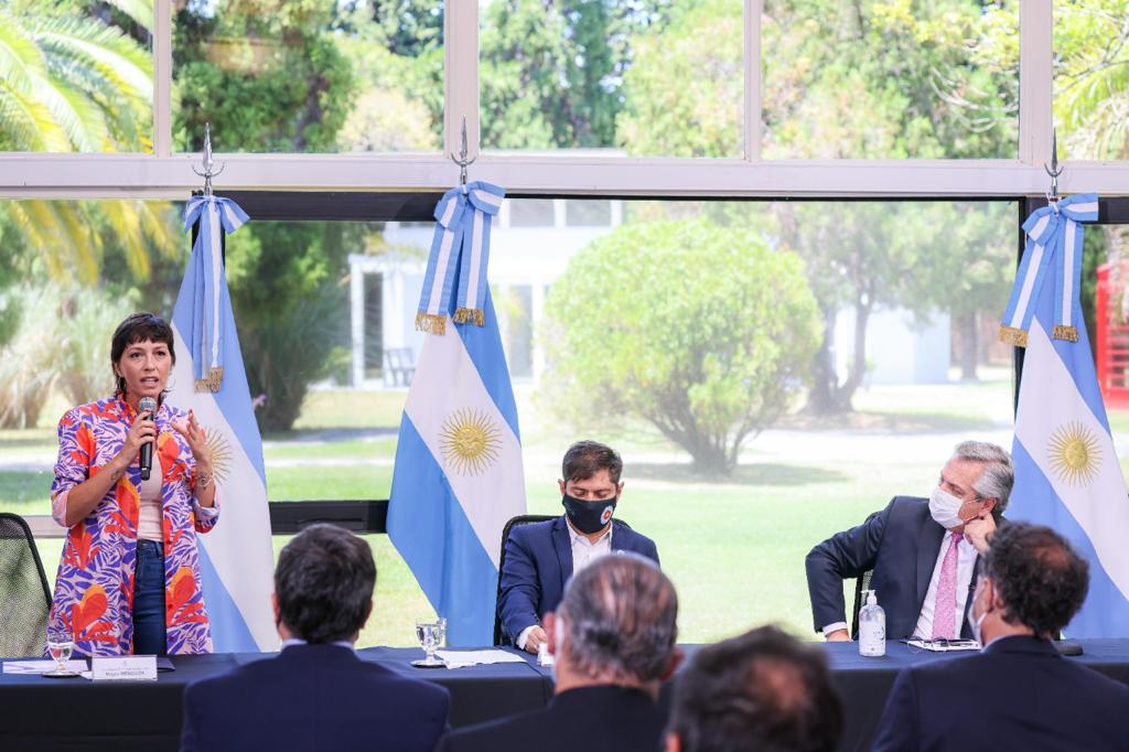 Mayra-Alberto-y-Axel-anunciaron-urbanizacion-de-Azul