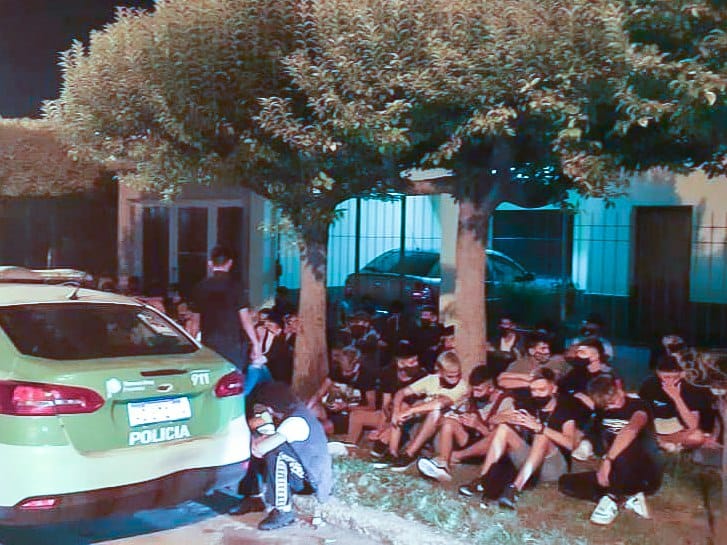 DOS DETENIDOS POR ORGANIZAR FIESTA CLANDESTINA EN QUILMES