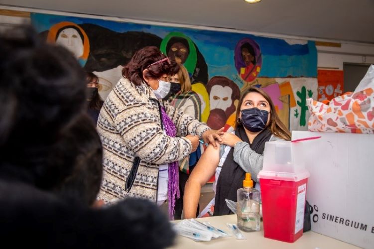 OPERATIVO DE VACUNACIÓN EN LAS ESCUELAS PRIMARIAS DE QUILMES 1