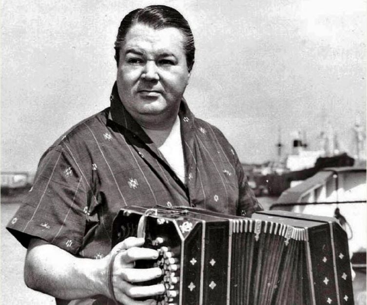 ANÍBAL TROILO: UN FUEYE QUE GAMBETEABA VIOLINES