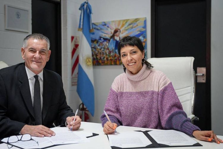 MAYRA Y CASTAGNETO 1