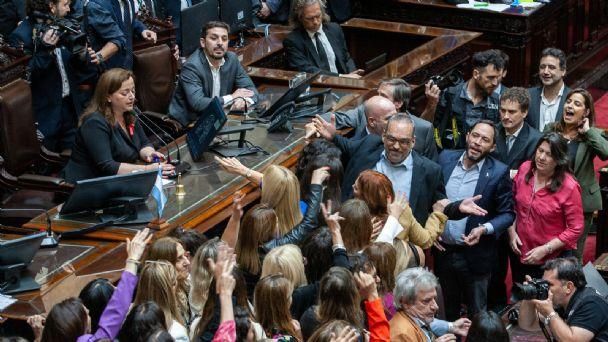 SESIÓN CAÍDA EN DIPUTADOS Y LOCURA EN JUNTOS POR EL CAMBIO