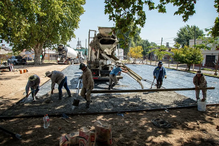 OBRAS DEL MUNICIPIO EN EL PARQUE BERNAL OESTE