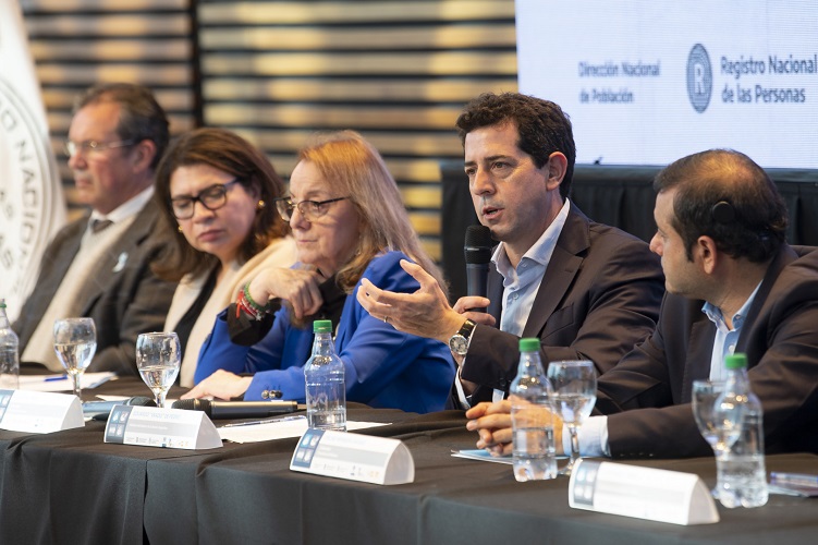 WADO DE PEDRO: «Avanzar hacia un país con un programa compartido y una Argentina para todos»