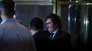 PRIMERA REUNIÓN DE GABINETE Y LEY ÓMNIBUS