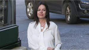 SANDRA PETTOVELLO: «El que corta no cobra»