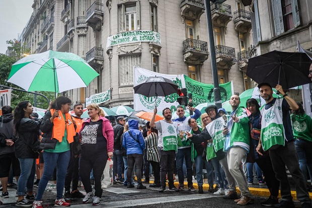 EL GOBIERNO NO RENOVARÁ CONTRATOS Y HABRÁ 70.000 DESPIDOS ESTATALES