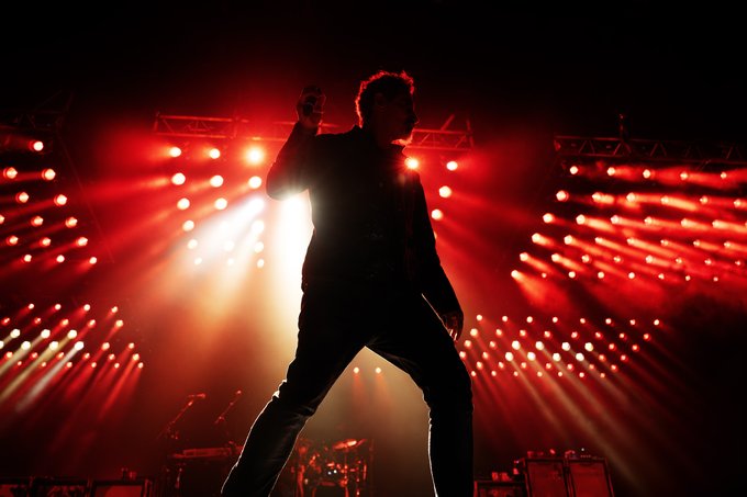 SYSTEM OF A DOWN HIZO VIBRAR VÉLEZ