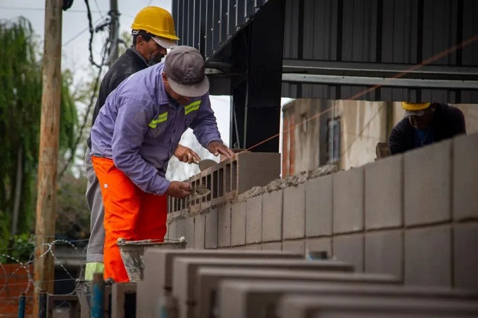 AVANZA LA CONSTRUCCIÓN DEL POLIDEPORTIVO EN QUILMES OESTE