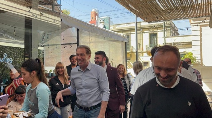 DIEGO SANTILLI EN QUILMES: UN MILITANTE CACHETEÓ A UNA JUBILADA