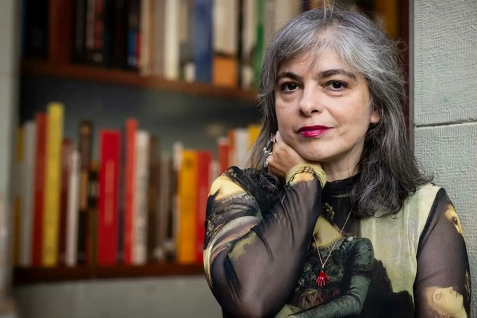 MARIANA ENRÍQUEZ: PORQUE DEMASIADO NO ES SUFICIENTE