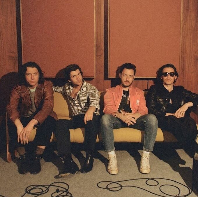 OPENING NIGHT: ARCTIC MONKEYS, 20 AÑOS DESPUÉS