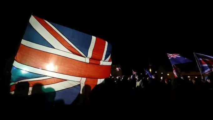 Bandera Inglesa- Periodismo en Jaque